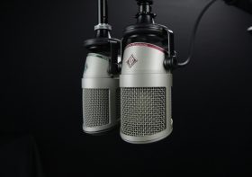 Top 10 des Microphones de Studio Légendaires : Guide Complet 2025